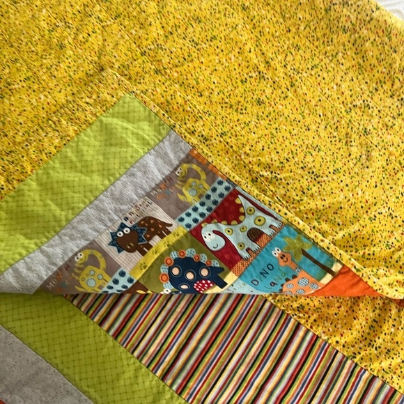 55 x 37 in Handmade Baby Dinosaur Reversible Quilt!!! - Picture 8 of 9